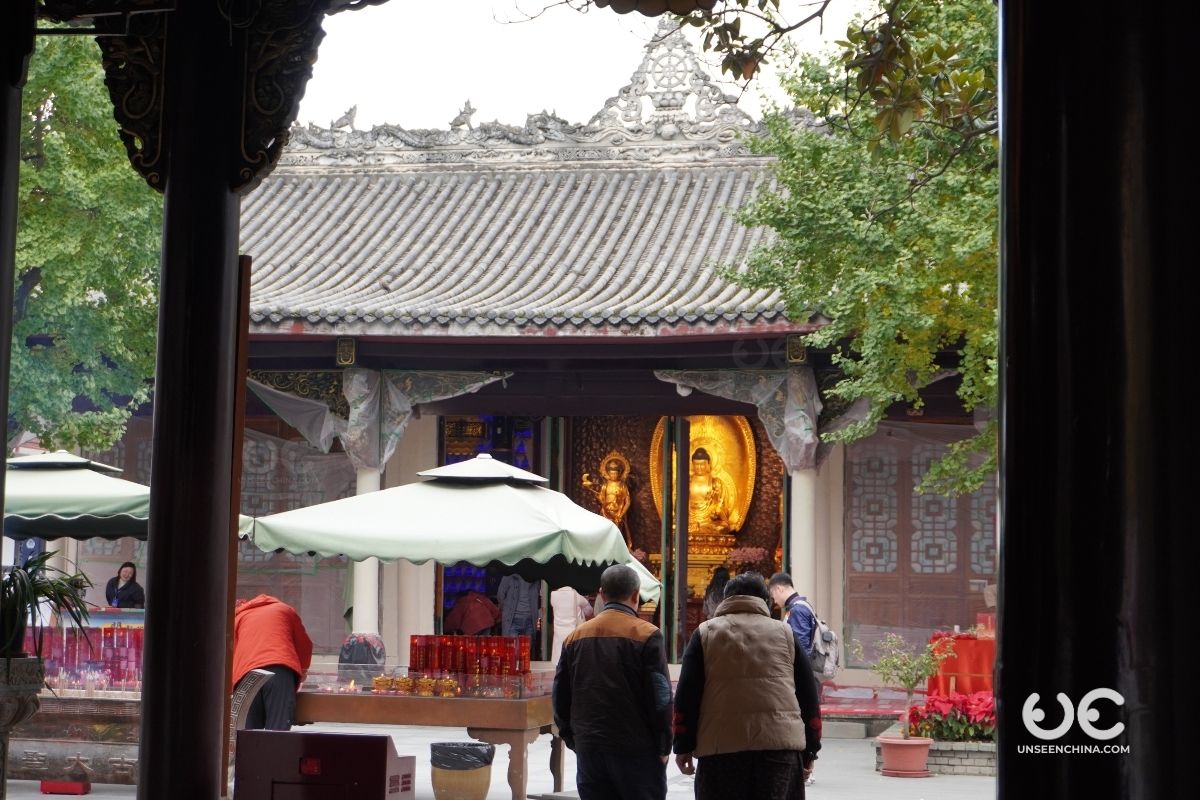 Inside Daci Temple where locals and tourists visiting